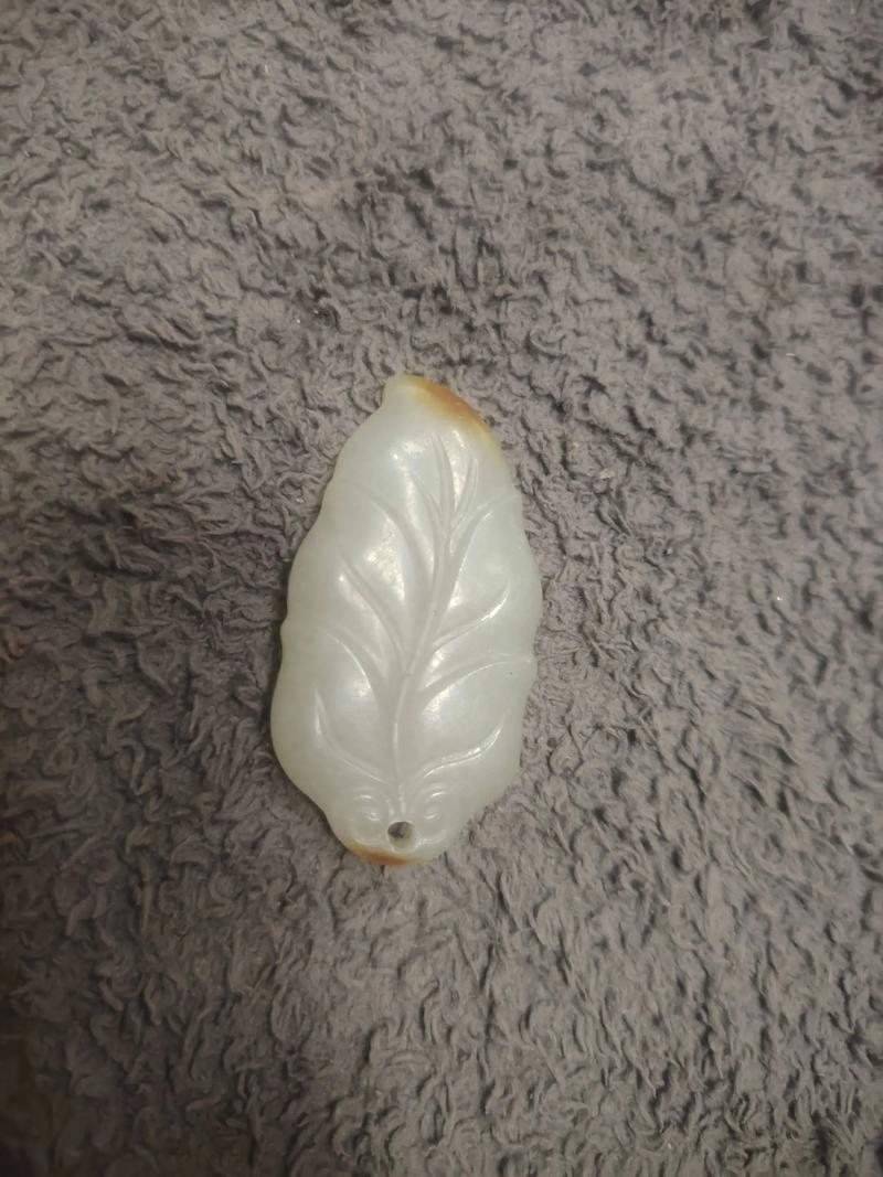 岫岩玉手镯:传统工艺的璀璨明珠
